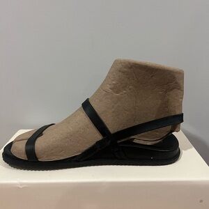 St Agni black Gio sandal 38